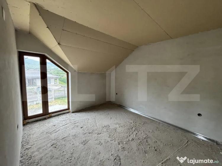 Casă cu 4 camere cu Teren 790 Mp în Șimleu Silvaniei