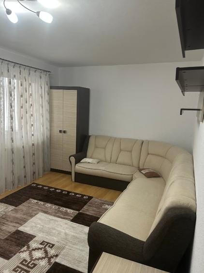 Apartament cu 3 camere decomandat, mobilat în Nord