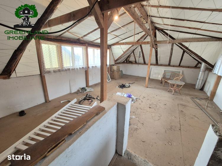 Casă cu 4 camere cu Teren 260 Mp în Podul de Fier