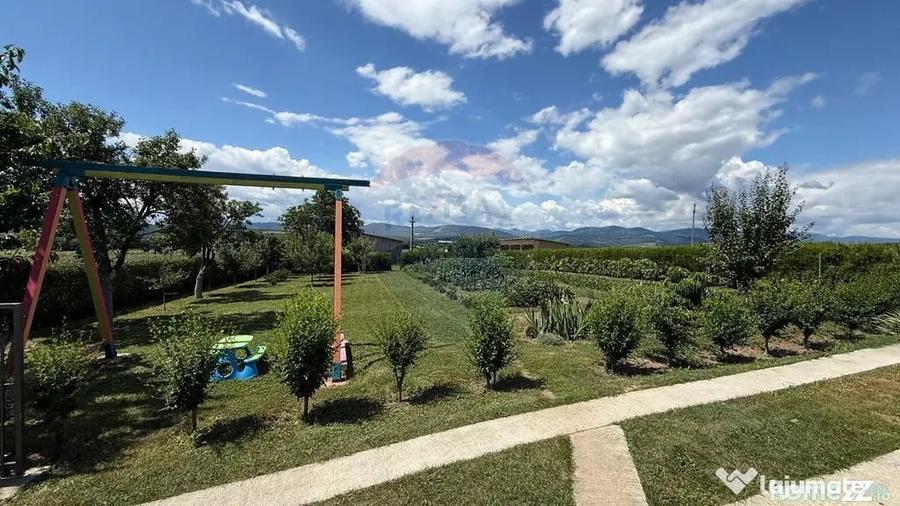 Casă cu 3 camere cu Teren 1667 Mp în Răcoasa