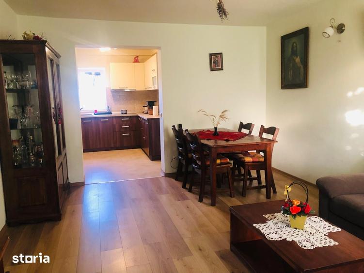Casă cu 9 camere cu Teren 1000 Mp în Tăuții-Măgherăuș