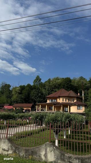Casă cu 5 camere cu Teren 4000 Mp în Broșteni