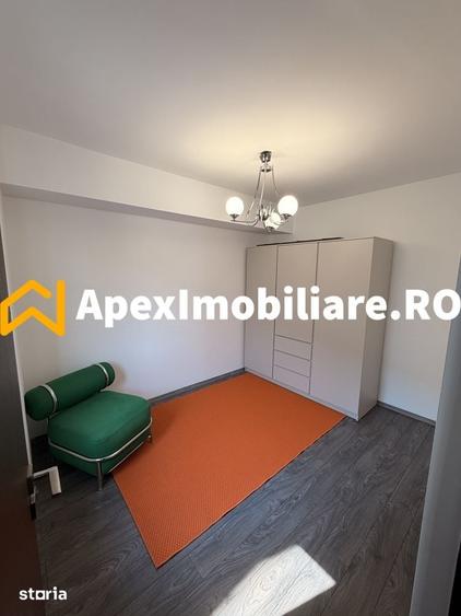 Apartament cu 3 camere semidecomandat în Dămăroaia