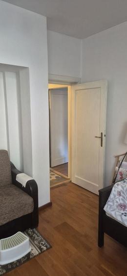 Apartament cu 4 camere semidecomandat, mobilat în Ștefan cel Mare