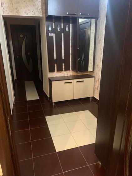 Apartament cu 3 camere decomandat în Lăpuș