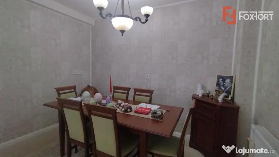 Casă cu 5 camere cu Teren 283 Mp în Lipovei