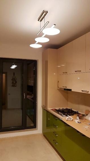 Apartament cu 4 camere decomandat, mobilat în Băneasa