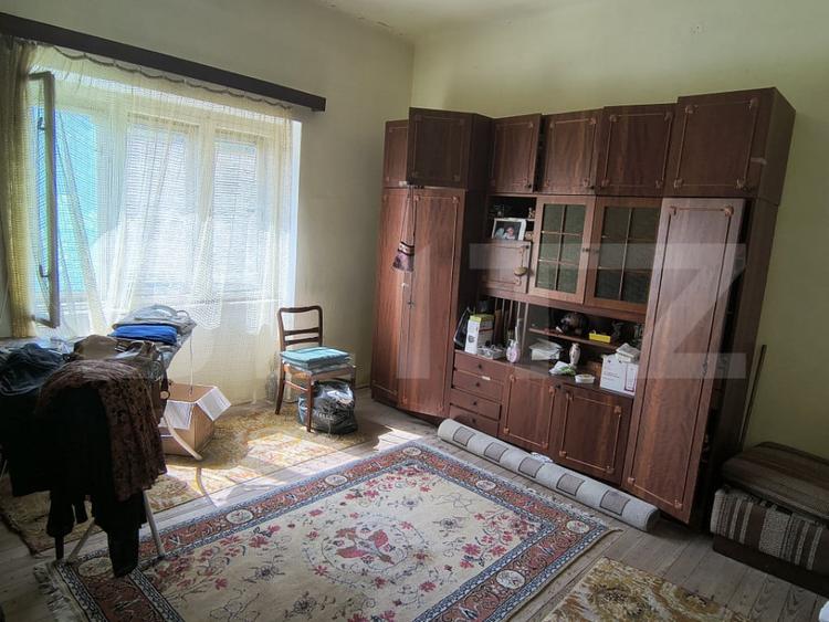 Casă cu 4 camere cu Teren 7729 Mp în Central