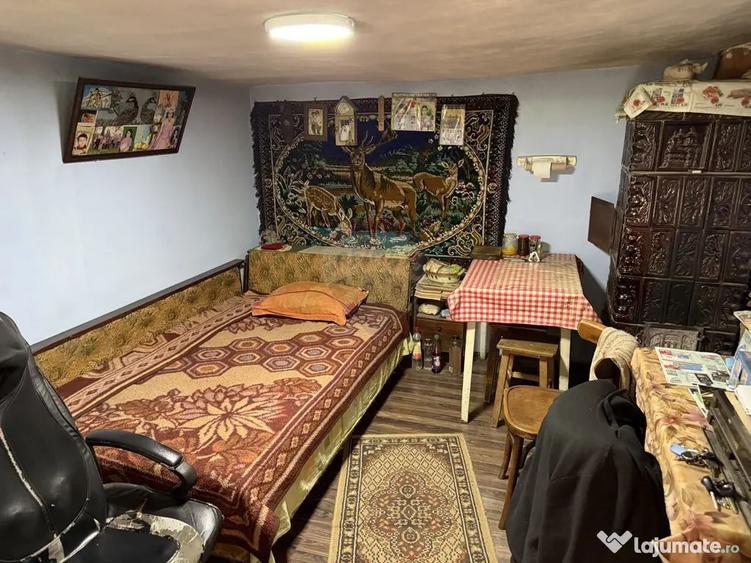 Casă cu 5 camere cu Teren 3056 Mp în Central
