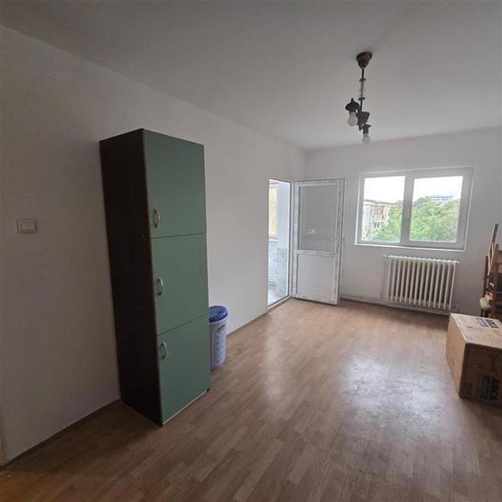 Apartament cu 2 camere decomandat în Galata