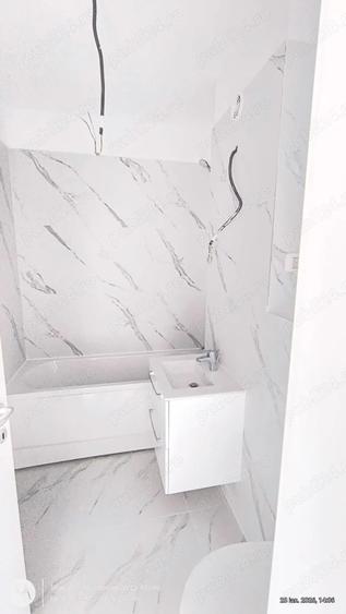 Apartament cu 5 camere semidecomandat în Fundeni