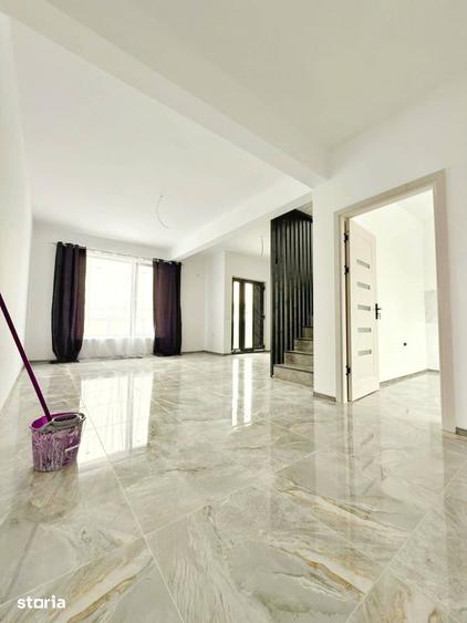 Casă cu 4 camere cu Teren 200 Mp în Lumina