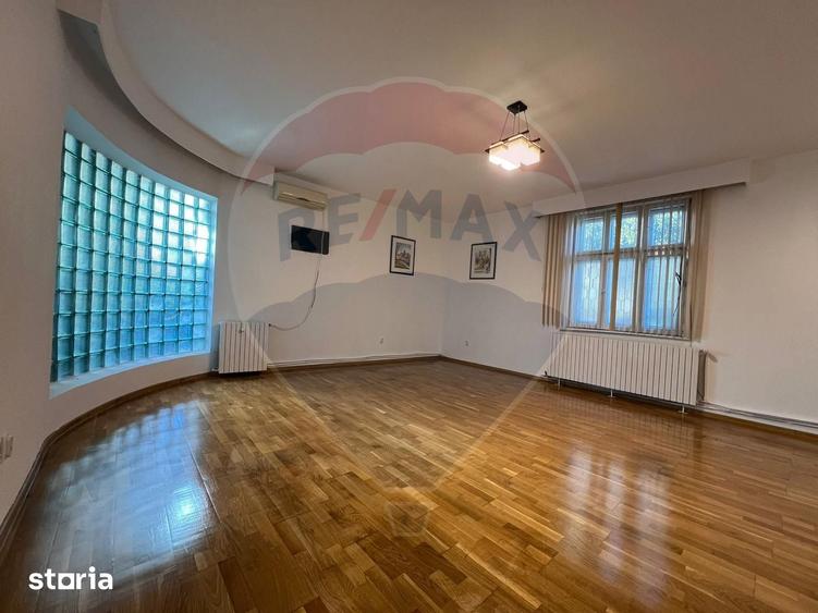 Casă cu 4 camere cu Teren 998 Mp în Gara