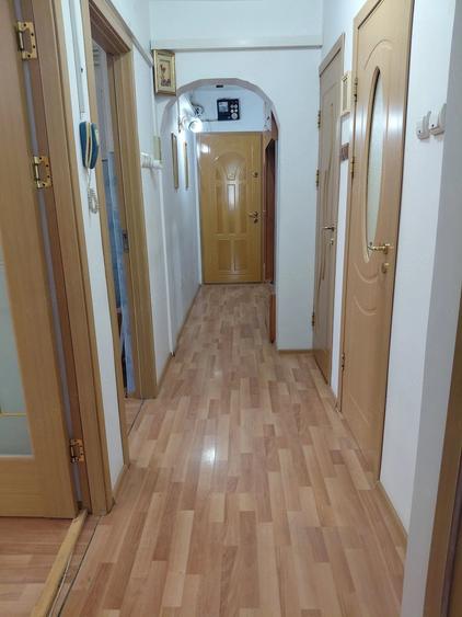 ? OCAZIE in Micro 19! Apartament 2 Camere, Decomandat, Etaj 3/10 - 1