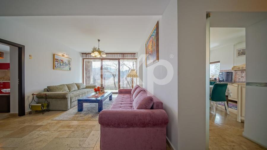 Casă individuală cu 11 camere cu Piscina în Drumul Poienii