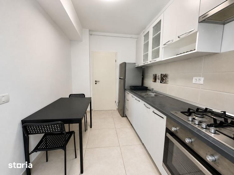 Apartament cu 2 camere decomandat în Tractorul