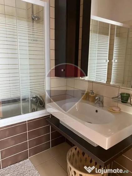 Apartament cu 2 camere decomandat în Splaiul Unirii