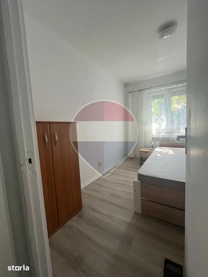 Apartament cu 3 camere semidecomandat în Bucovina