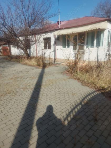 Casă cu Teren 750 Mp în Unirea
