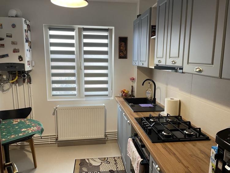 Apartament cu 3 camere semidecomandat în Ultracentral