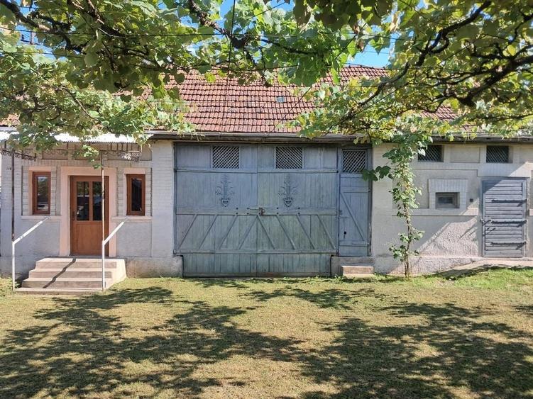 Casă cu 4 camere în Central