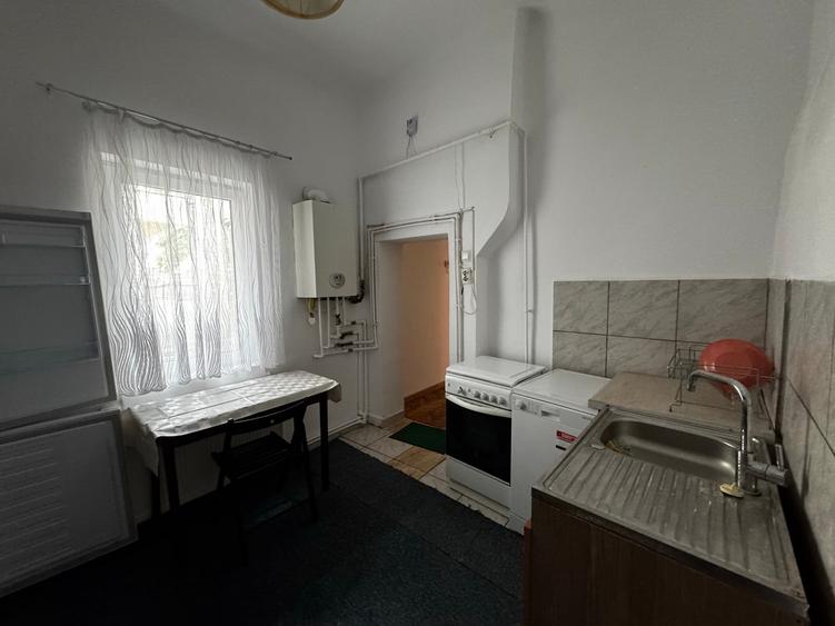 Apartament cu 3 camere decomandat în Ștefan cel Mare