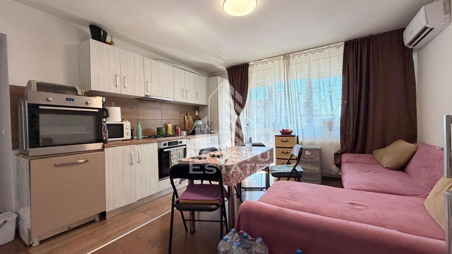 Apartament cu 3 camere decomandat, mobilat în Telegrafului