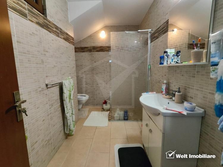 Casă individuală cu 5 camere cu Canalizare în Iris