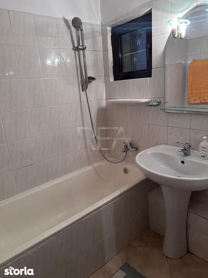 Apartament cu 3 camere decomandat în Tineretului