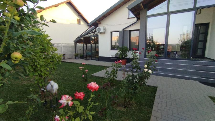Casă cu 4 camere în Geamăna