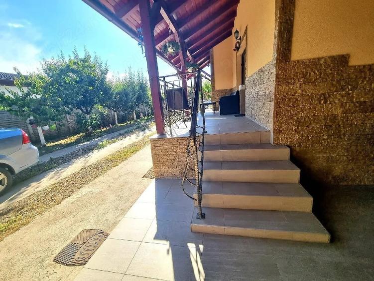 Casă cu Teren 981 Mp în Central