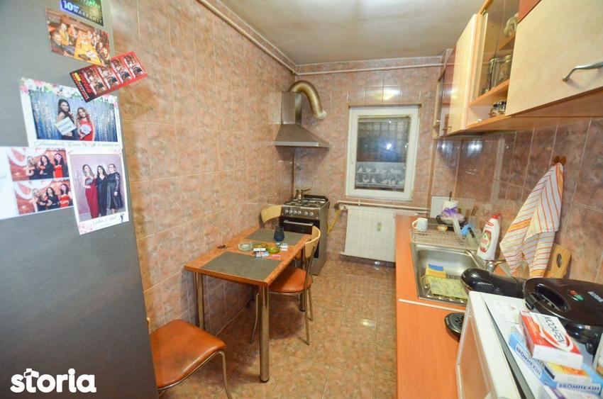 Apartament cu 2 camere decomandat, mobilat în Vitan
