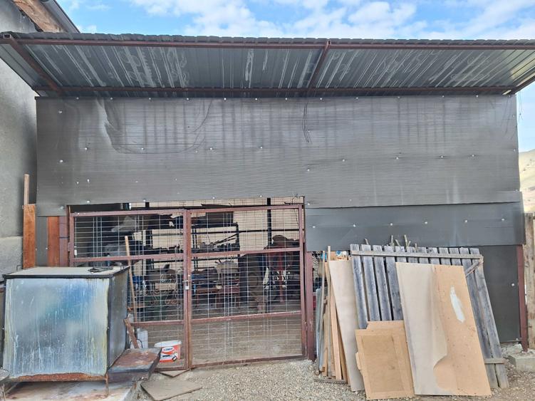 Casă cu 2 camere decomandat în Central