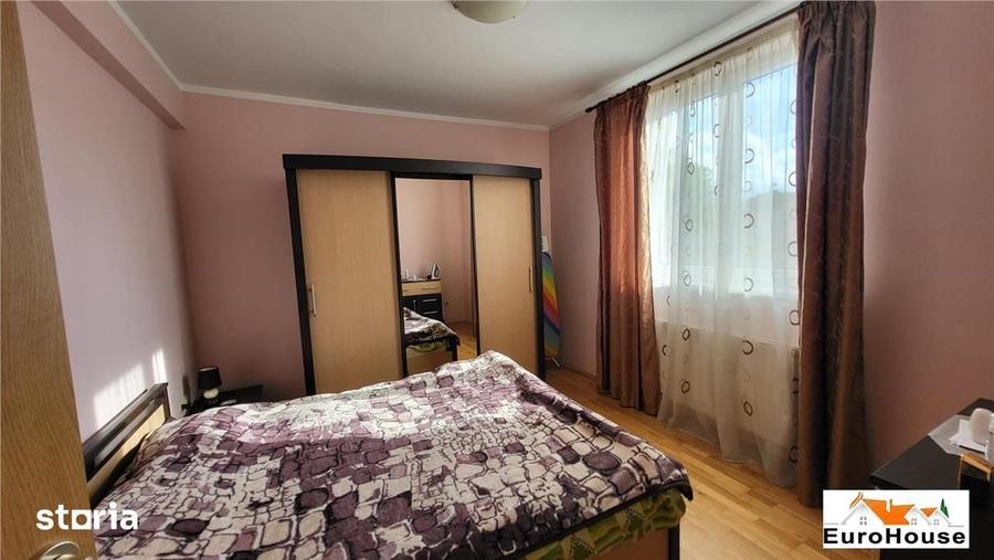 Apartament cu 3 camere în Cetate