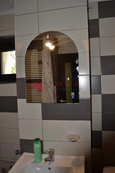Apartament cu 3 camere decomandat în Hala Centrală