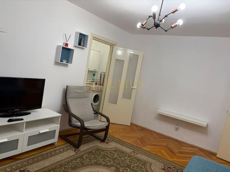 Apartament cu 2 camere semidecomandat, mobilat în Complex Studențesc
