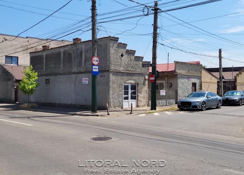 Casă individuală cu 6 camere cu Canalizare în Coiciu