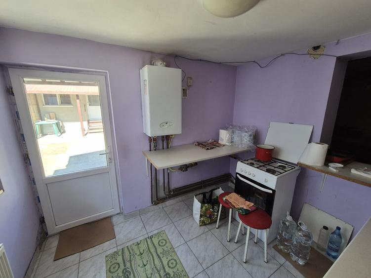Casă individuală cu 6 camere cu Canalizare în Chiajna