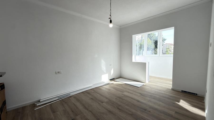 Apartament cu 3 camere decomandat în Dâmbovița