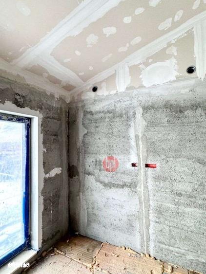 Casă cu 3 camere cu Teren 1800 Mp în Boroaia