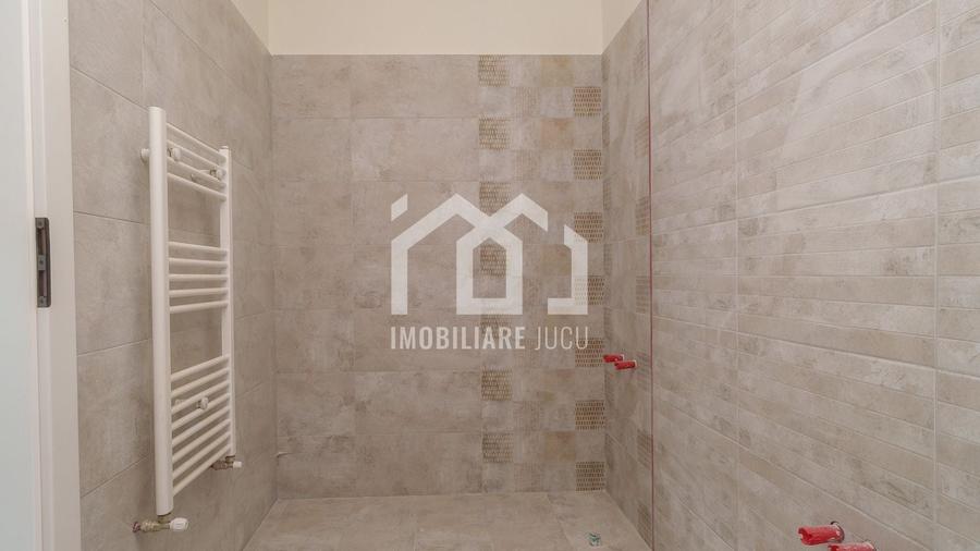Apartament cu 3 camere semidecomandat în Jucu de Mijloc