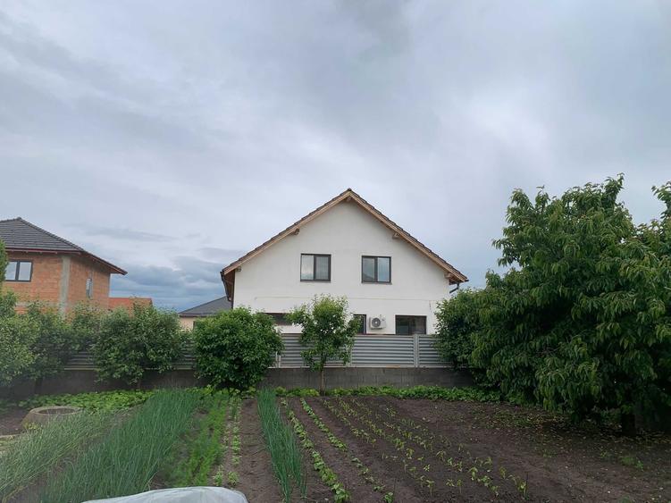 Casă cu 3 camere în Câmpia Turzii