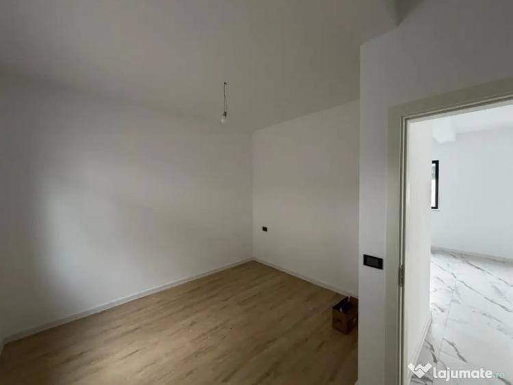 Casă cu 3 camere cu Teren 370 Mp în Central