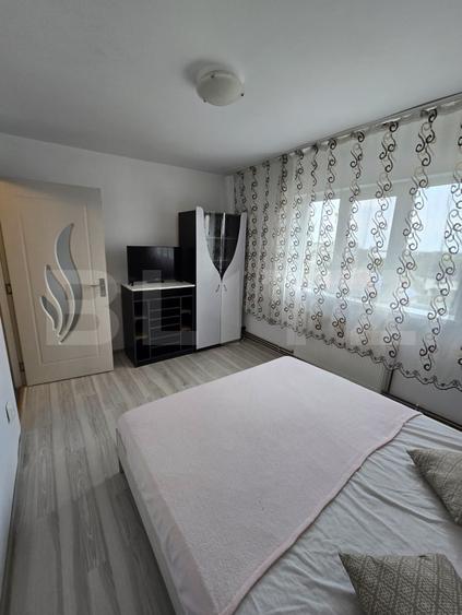 Apartament cu 3 camere semidecomandat, mobilat în Soarelui