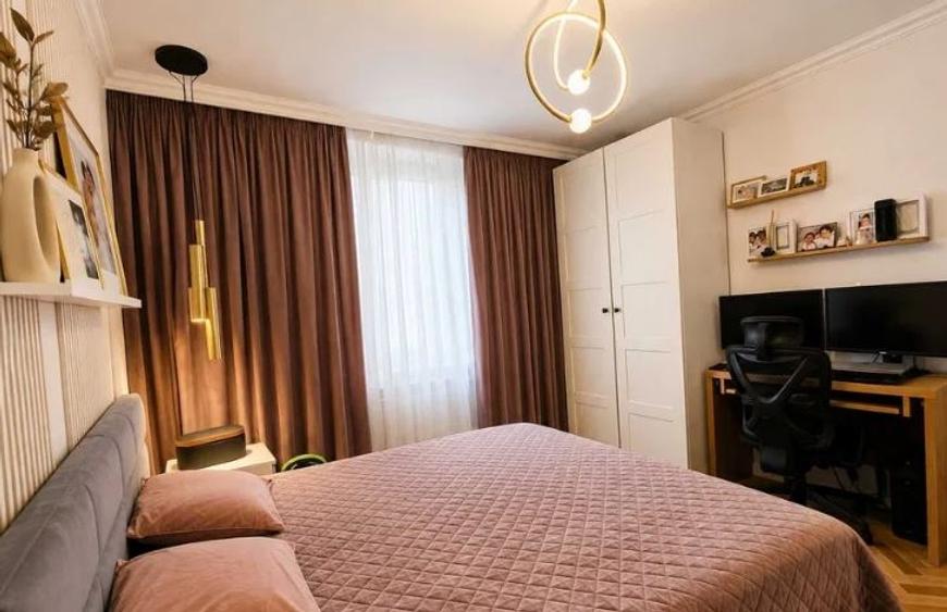 Apartament cu 3 camere decomandat, mobilat în Titan