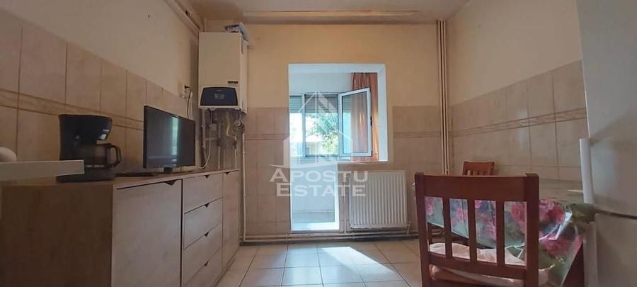 Apartament cu 3 camere decomandat, mobilat în Micălaca