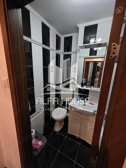 Apartament cu 3 camere nedecomandat în Micro II