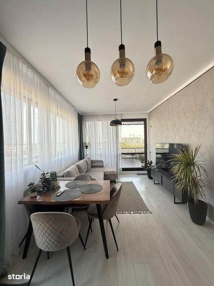 Apartament cu 3 camere în Apărătorii Patriei