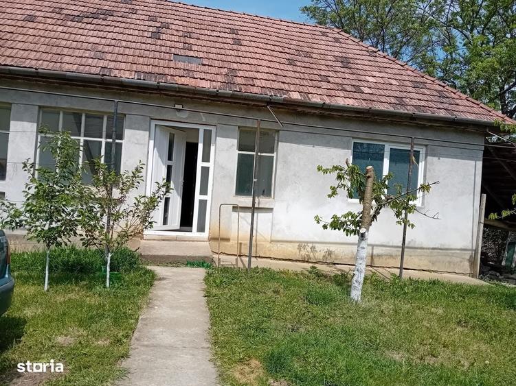 Casă cu 4 camere cu Teren 500 Mp în Corunca