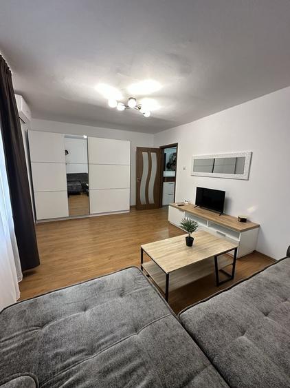 Apartament cu 2 camere decomandat în Spitalul Județean